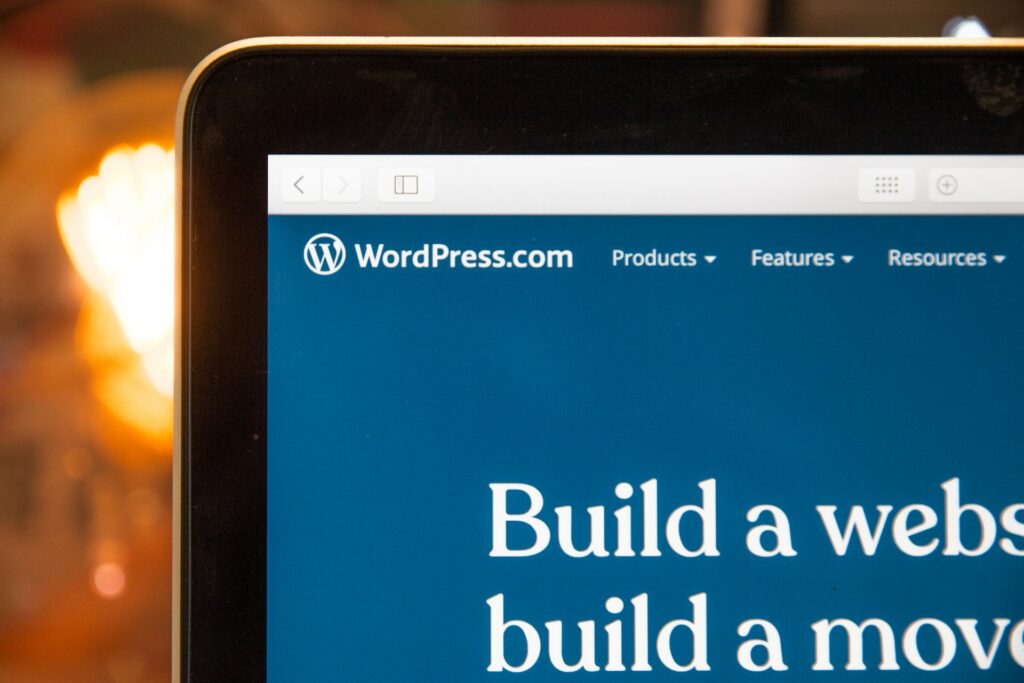 This image is showing the features and resources available to help build a website and mobile app using WordPress.com.